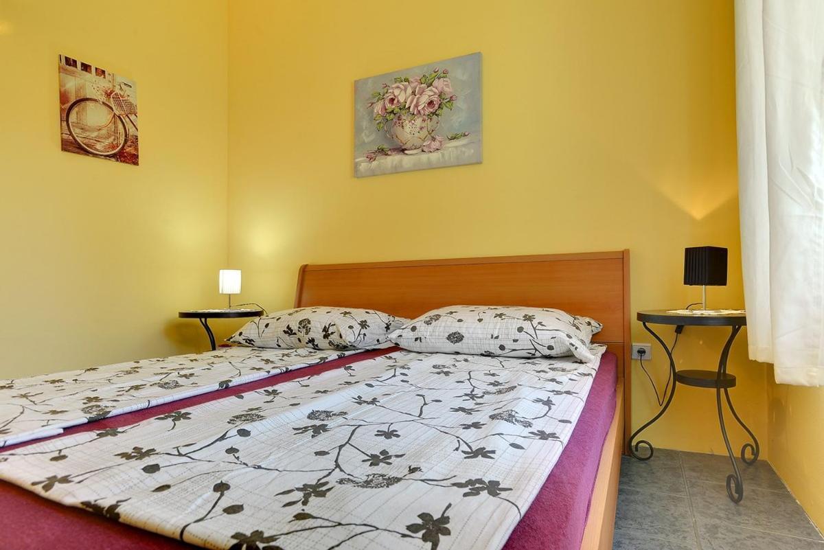 Apartments Puntica Ližnjan 外观 照片