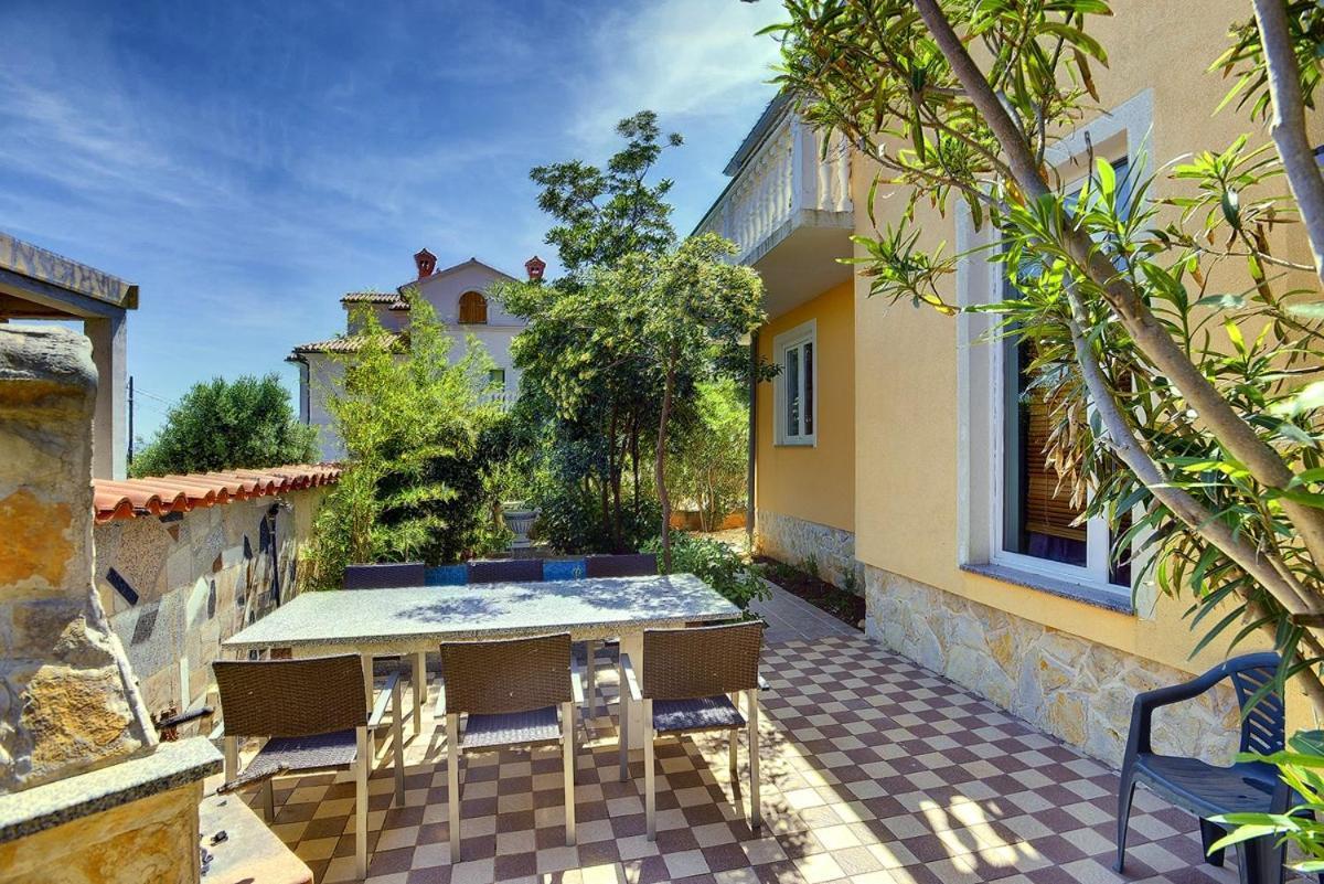 Apartments Puntica Ližnjan 外观 照片