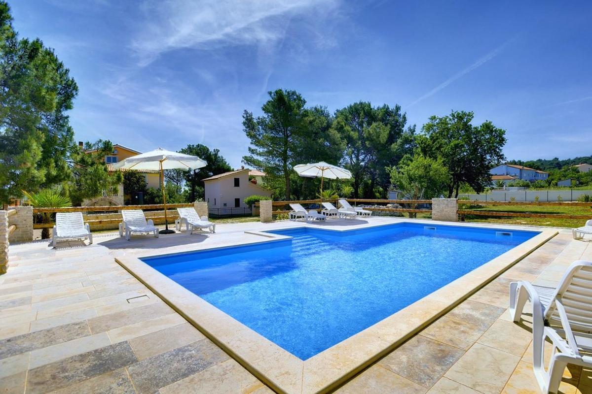 Apartments Puntica Ližnjan 外观 照片