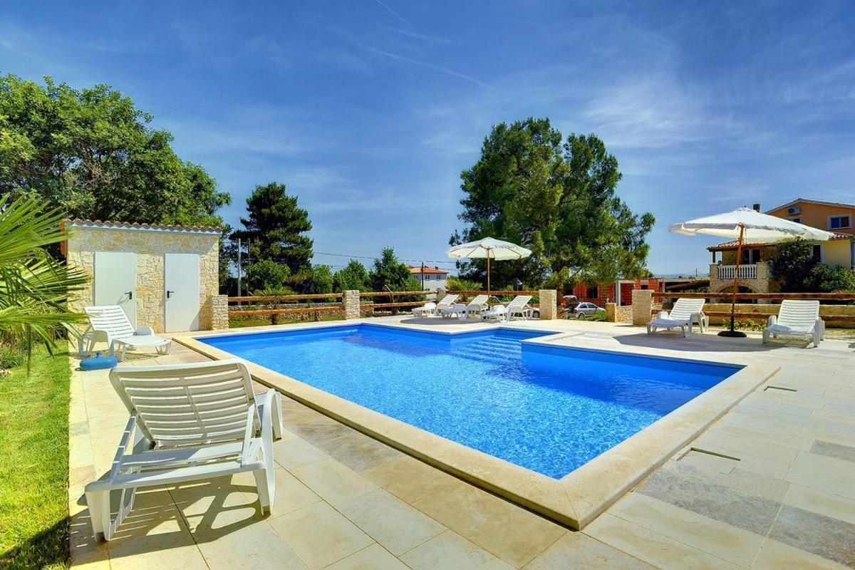 Apartments Puntica Ližnjan 外观 照片