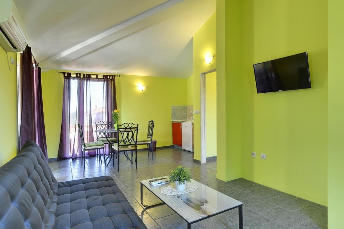 Apartments Puntica Ližnjan 外观 照片