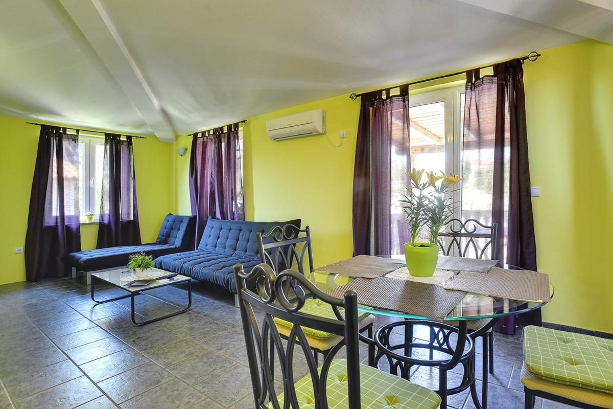 Apartments Puntica Ližnjan 外观 照片