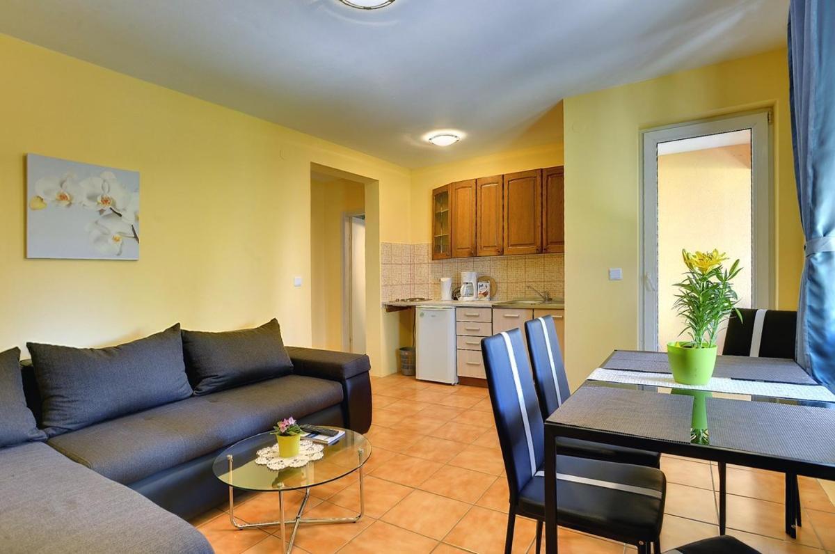 Apartments Puntica Ližnjan 外观 照片
