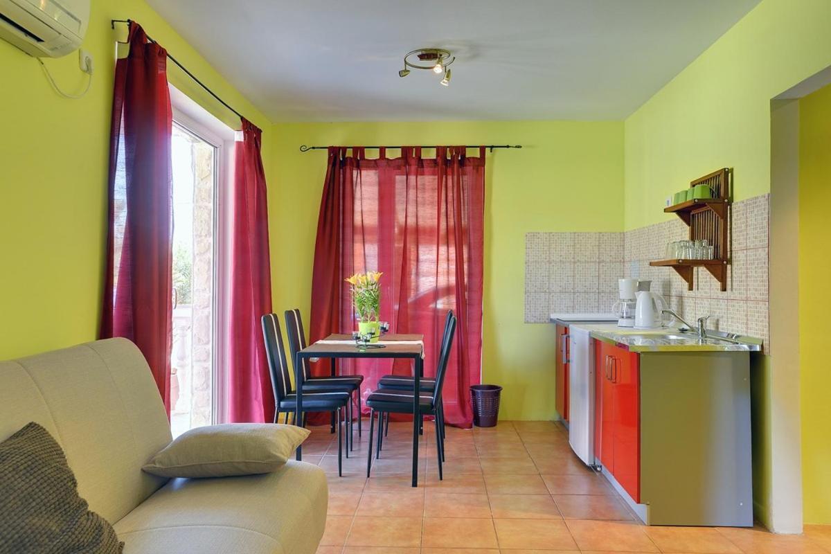 Apartments Puntica Ližnjan 外观 照片