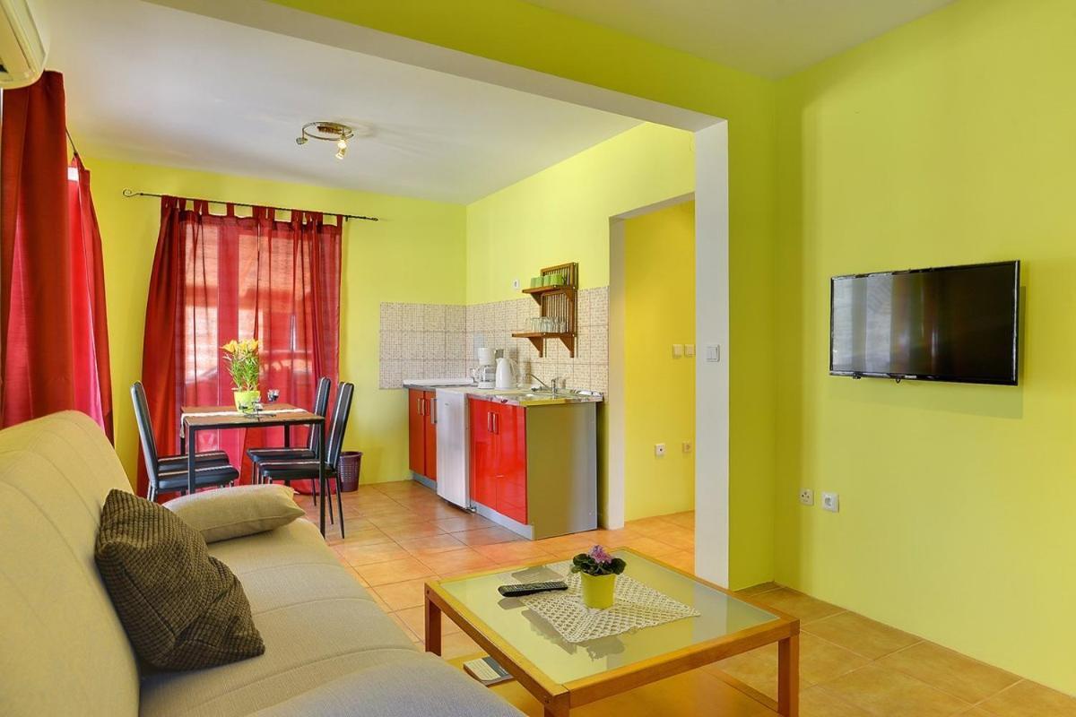 Apartments Puntica Ližnjan 外观 照片