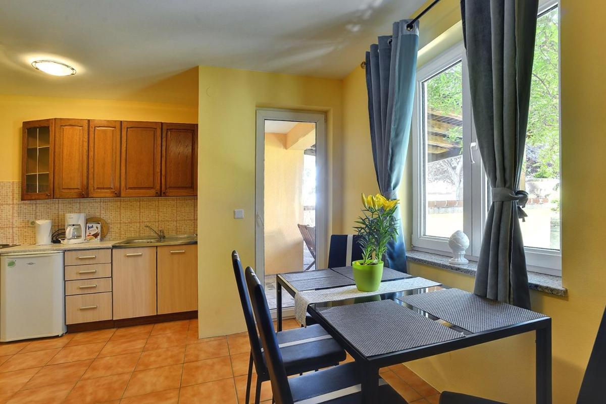 Apartments Puntica Ližnjan 外观 照片