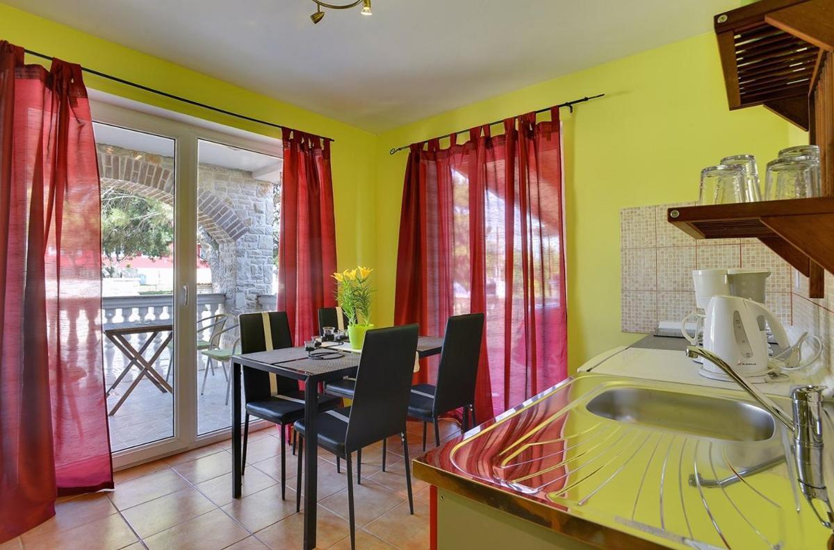 Apartments Puntica Ližnjan 外观 照片