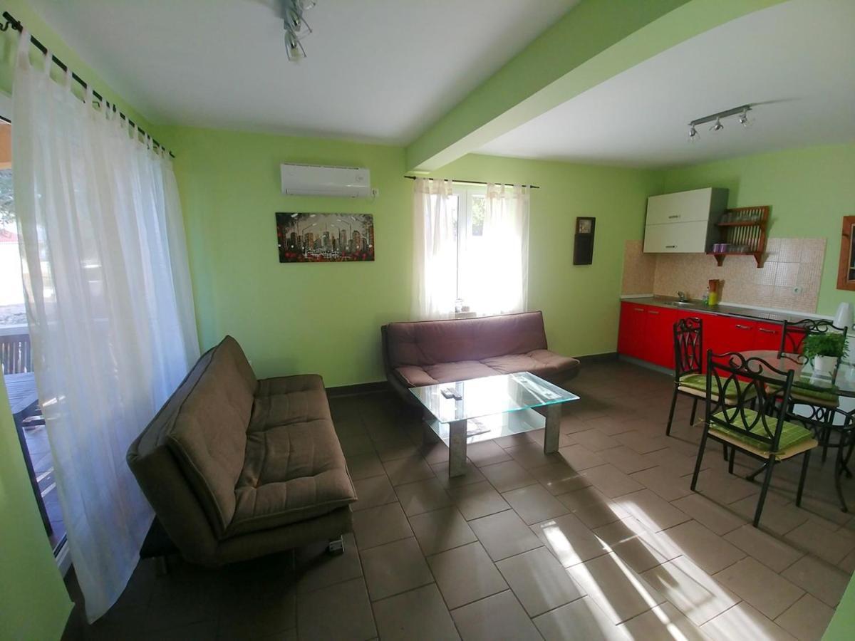 Apartments Puntica Ližnjan 外观 照片