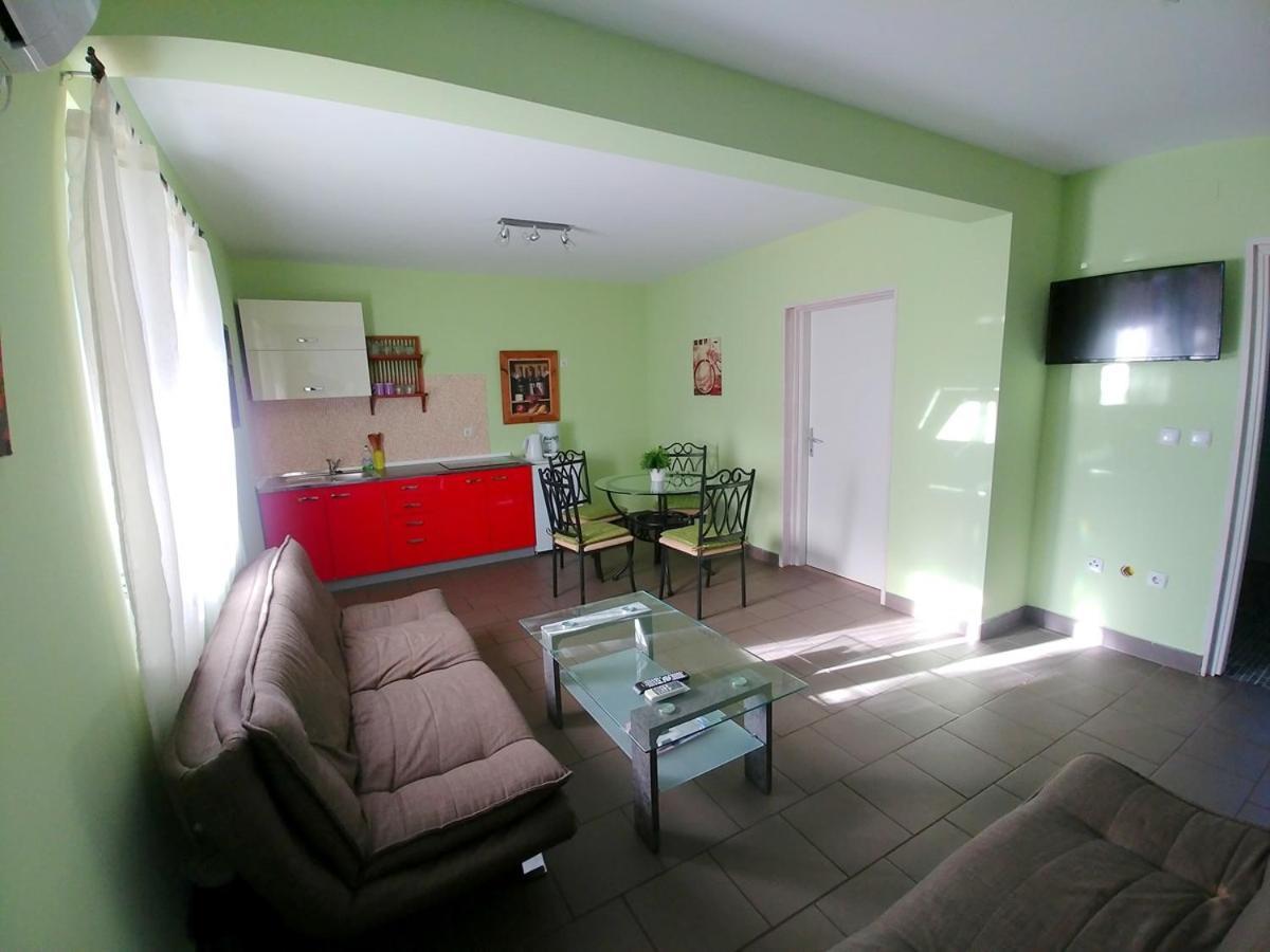 Apartments Puntica Ližnjan 外观 照片